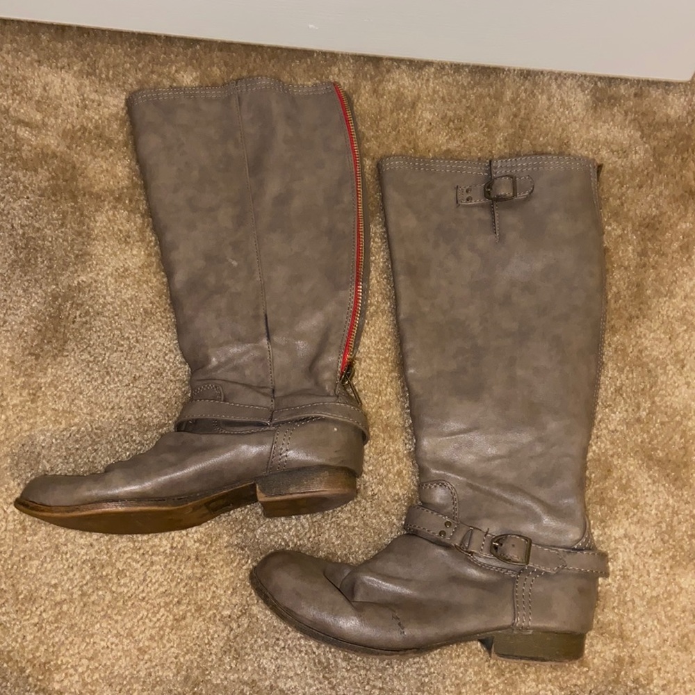 8W Brown Women’s Heeled Boot
